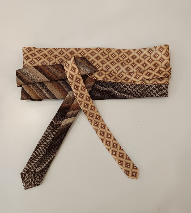 Patterned belt from the MAdAME KI accessories collection