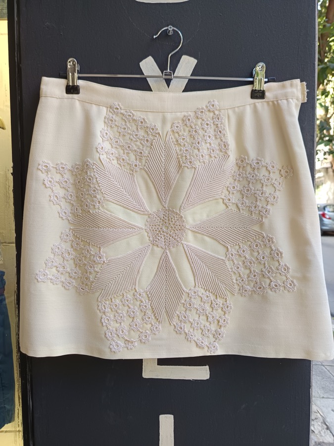 Lace applique skirt from the MAdAME KI skirts collection